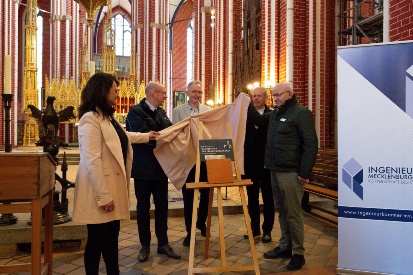 Enthüllung der Plakette_ Enthüllung der Plakette_